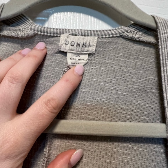 Tan light coverup - Picture 2 of 2